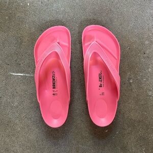 Birkenstock Honolulu Essentials Eva Sandal in Medium Pink Size 40